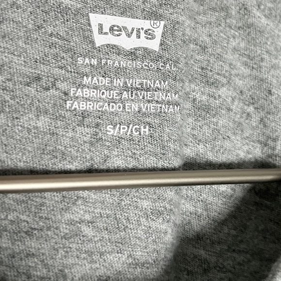 Levi's Crewneck Short Sleeve Shirt (Size Small) - Picture 4 of 7